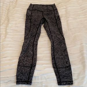 Lululemon In Movement Tight 25”